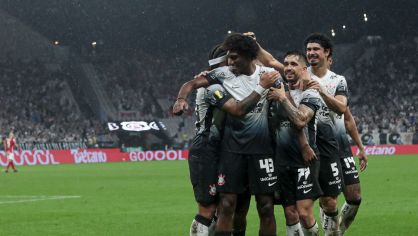 Corinthians comemorando gol contra o Noroeste