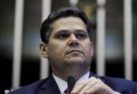 Alcolumbre nega telefonema de Lula e tensão com governo continua