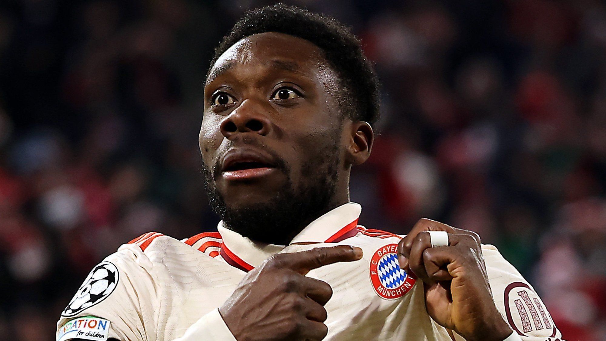 Davies salva o Bayern contra o Celtic na Champions League