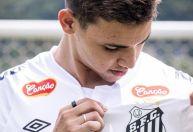 Novo reforço do Santos diz que "travou" na hora de falar com Neymar