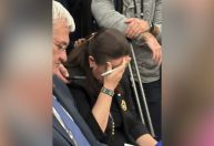 Ucrânia: Embaixadora afunda cabeça nas mãos durante discussão entre Trump e Zelensky