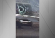 Turista tem carro baleado ao entrar por engano no Complexo de Israel