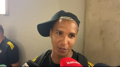 Deyverson fala sobre golaço de Hulk