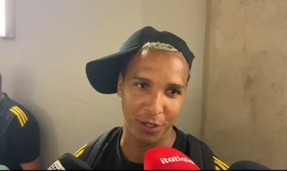 Deyverson fala sobre golaço de Hulk