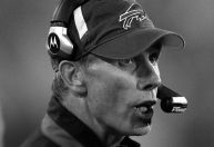 Ex-técnico de Chicago Bears e Buffalo Bills morre aos 74 anos