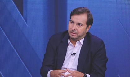 "Sem maioria, governo não pode ser tão proativo", diz Rodrigo Maia à CNN
