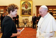 Dilma Rousseff lamenta morte de papa Francisco: "Foi presença de luz"