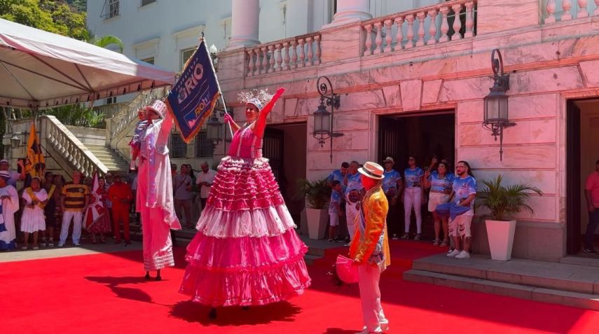 Cerimônia de entrega da chave da cidade aconteceu nesta sexta-feira (28), no Rio • CNN
