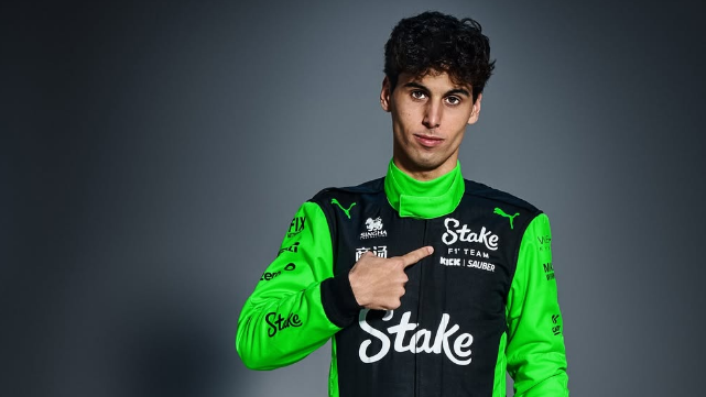 Gabriel Bortoleto com uniforme da Sauber