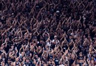 Organizada do Corinthians questiona punição e prepara "mar negro"