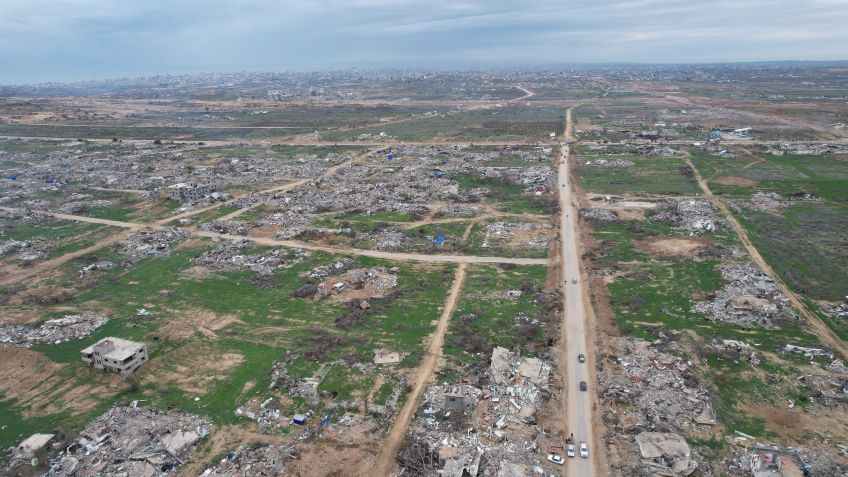 Vista aérea do corredor Netzarim, na Faixa de Gaza, após retirada completa das tropas de Israel • Hasan Eslayeh/Anadolu via Getty Images