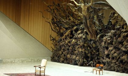 Morte do papa Francisco deixa “trono vazio”; saiba quem toma as decisões