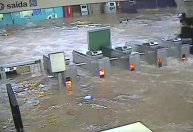 Imagens mostram cronologia de estação de metrô que alagou em SP