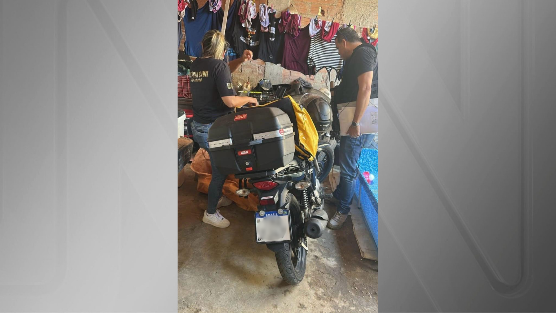 Imagem mostra motocicleta apreendida