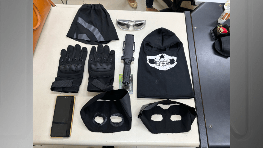 Itens apreendidos pelos agentes com o menor infrator • Divulgação