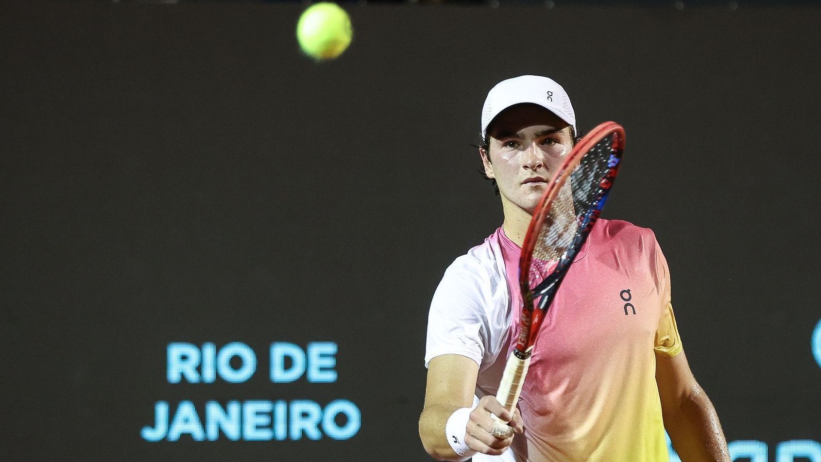 João Fonseca disputando o Rio Open