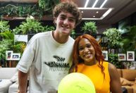 Rebeca Andrade pede autógrafo para João Fonseca no Rio Open; veja