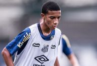 Conheça Juninho, filho de Robinho que está no profissional do Santos