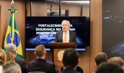 "Estamos construindo muralhas em todas as penitenciárias", diz Lewandowski