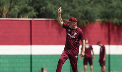 Mano Menezes comanda treino do Fluminense
