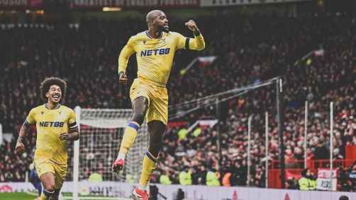 Jean-Philippe Mateta, do Crystal Palace, comemorando gol sobre o Manchester United pela Premier League