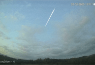 Vídeo: meteoro raro é avistado durante o dia no RS