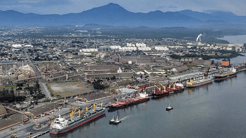 Navios no Porto de Paranaguá (PR)