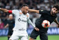 Após críticas de Neymar, Penalty diz que bola segue nova orientação da Fifa