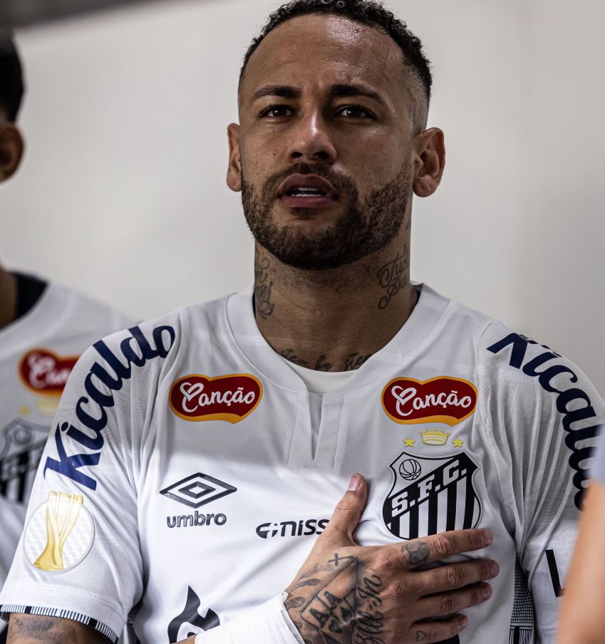 Neymar em partida de reestreia pelo Santos na Vila Belmiro • Raul Baretta/Santos FC
