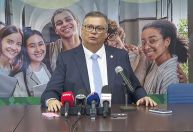 Dino diz não ter "nenhum desconforto" em julgar Bolsonaro no STF