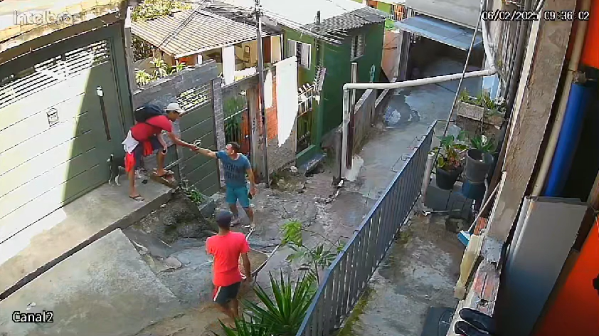 Policial cumprimentou assassino antes de morrer