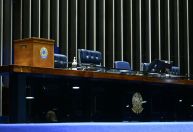 Senadores votam para escolher novo presidente