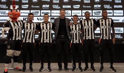 Cuca analisa reforços do Atlético-MG e admite: "Ainda falta alguma coisa"