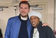 Rolê aleatório: Ronaldinho Gaúcho encontra Luka Doncic e deixa recado