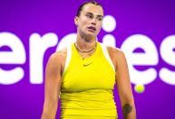 Sabalenka sofre virada e é eliminada na estreia do WTA 1000 de Doha