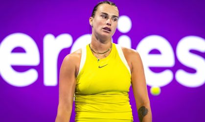 Sabalenka sofre virada e é eliminada na estreia do WTA 1000 de Doha
