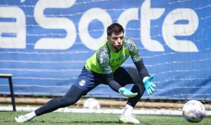 Tiago Volpi se aproxima de novo clube após rescisão com o Grêmio
