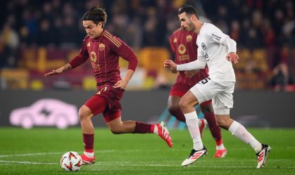 UEFA pune Roma e Frankfurt após confronto entre torcedores na Europa League