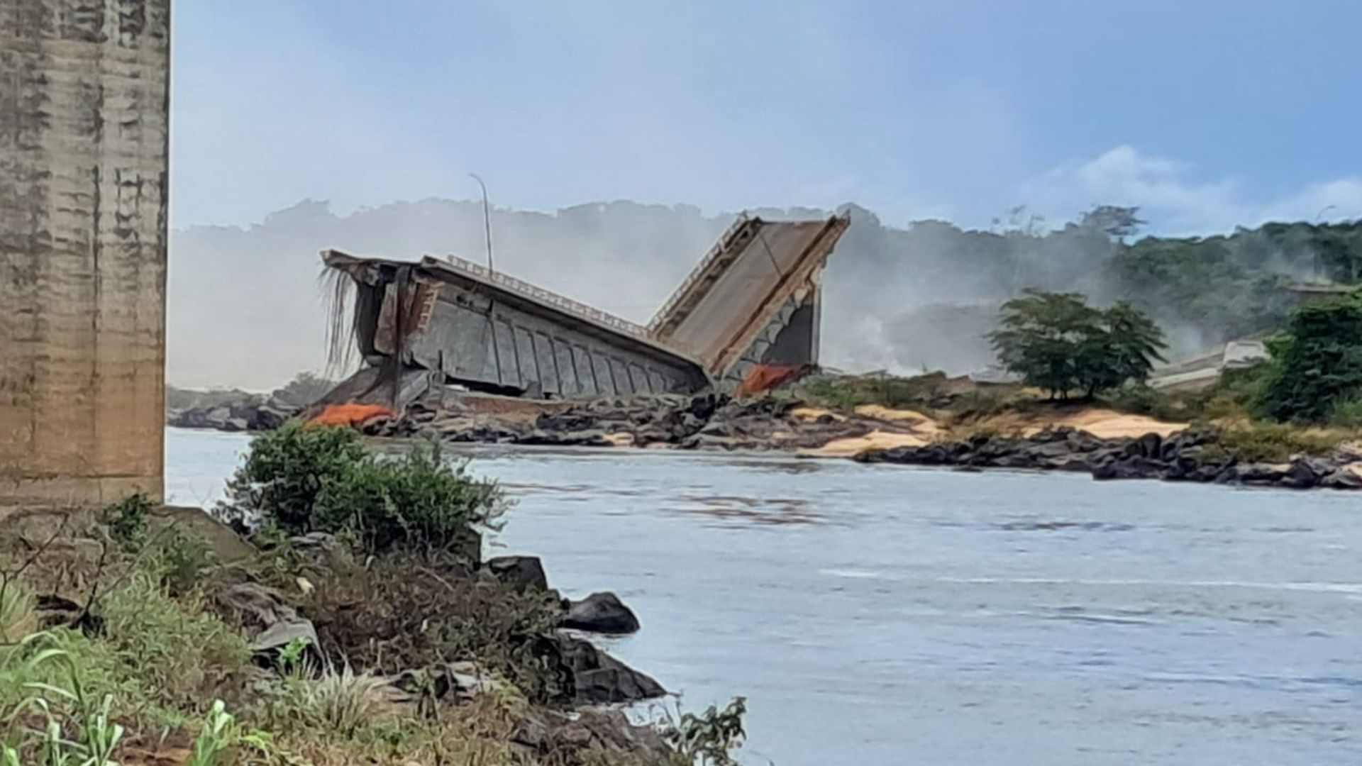 Vídeo Ponte que caiu na divisa entre TO e MA é implodida neste domingo (2) (1)