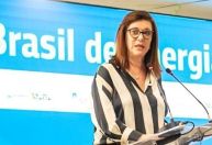Magda acena à indústria e diz que Petrobras vai "pisar no acelerador"