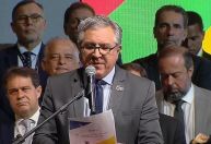 Brasil não estimula, nem entrará em guerra comercial sobre aço, diz Padilha