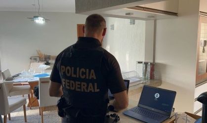Policial federal durante operação que mira desvios na saúde