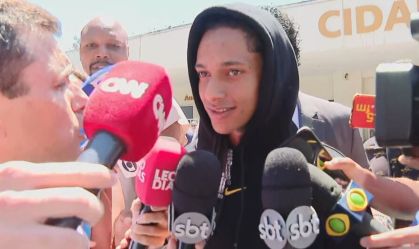 Momento em que Oruam deixou a delegacia no Rio de Janeiro
