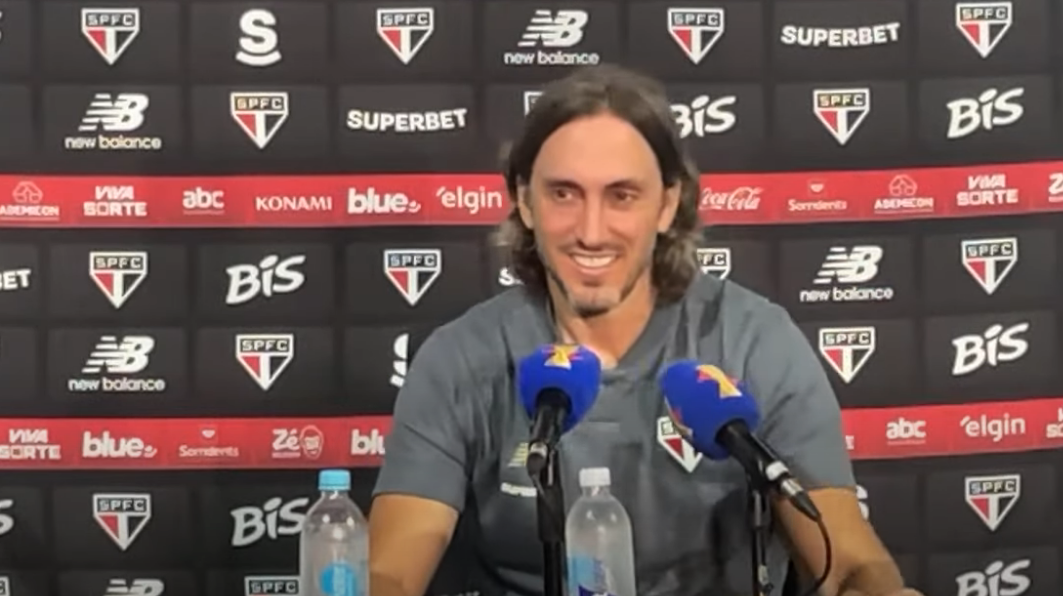 Zubeldía ri sobre situação dos clubes paulistas