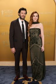 Adam Brody e Leighton Meester no SAG Awards 2025