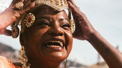 Aldione Senna é uma das lendárias passistas do Carnaval do Rio de Janeiro