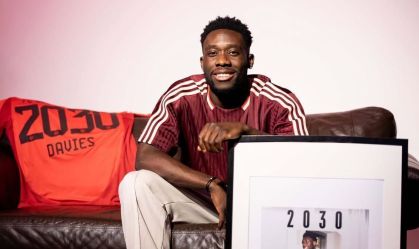 Alphonso Davies permanece no Bayern até 2030