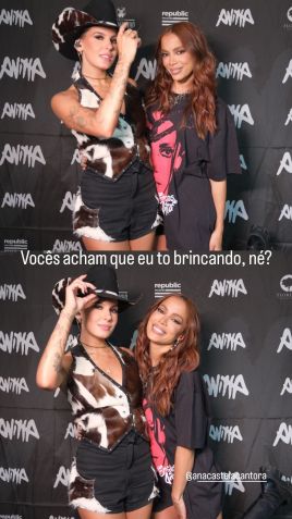 Ana Castela ao lado de Anitta • Instagram/Ana Castela
