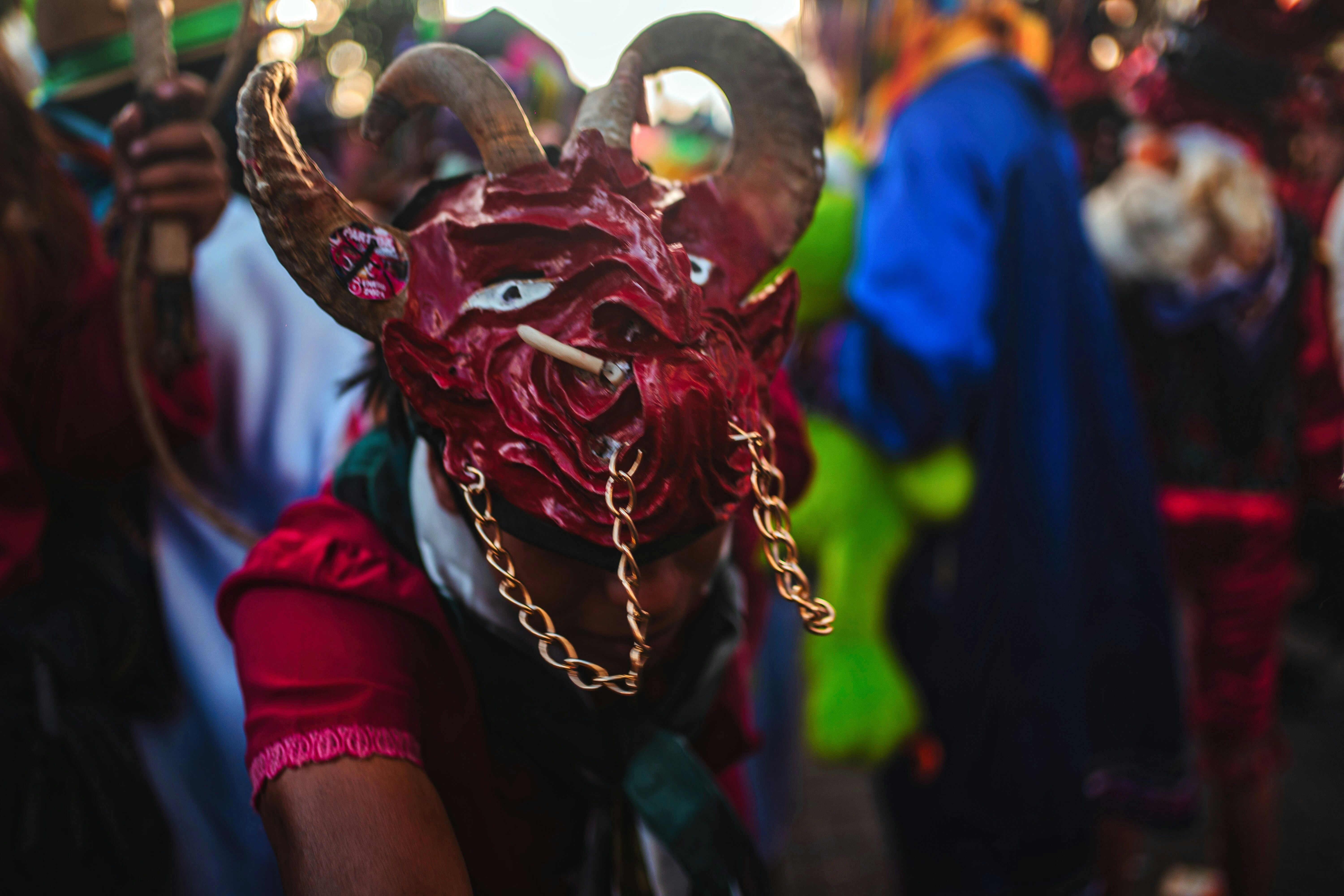 Fiesta de la Fruta y de las Flores, no Equador • Andres Medina/Unsplash