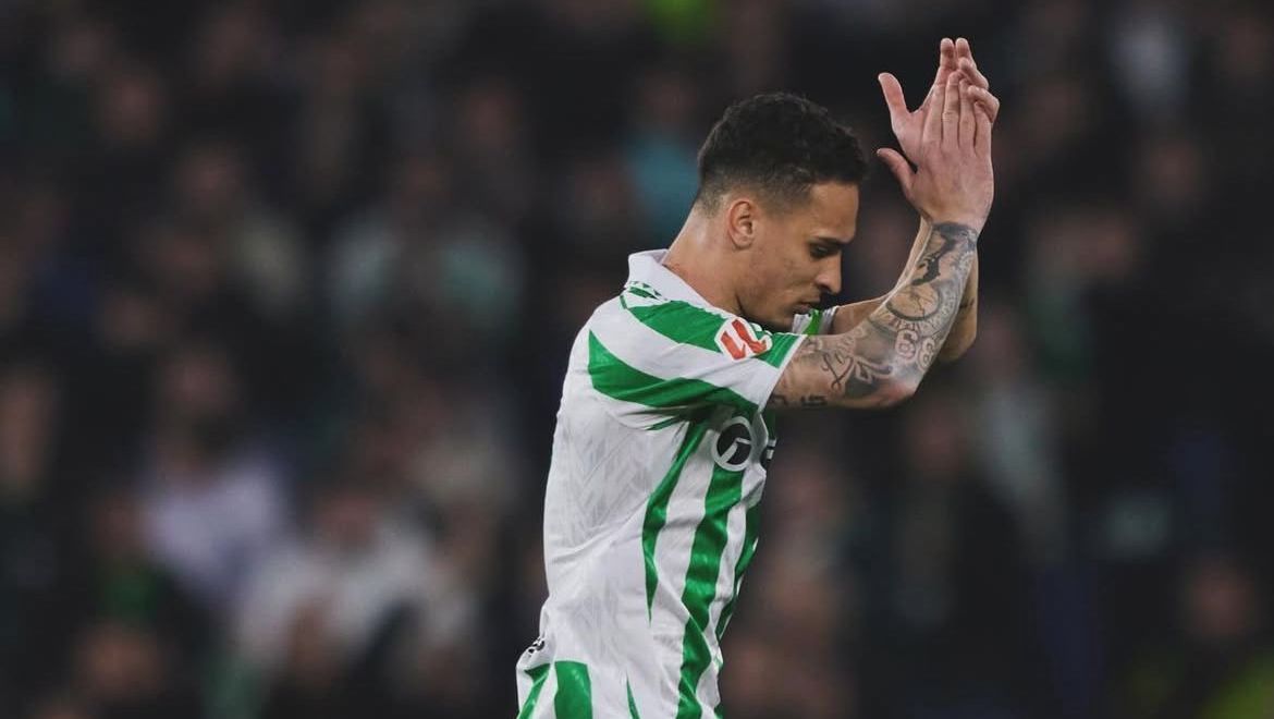 Antony em sua estreia pelo Real Betis